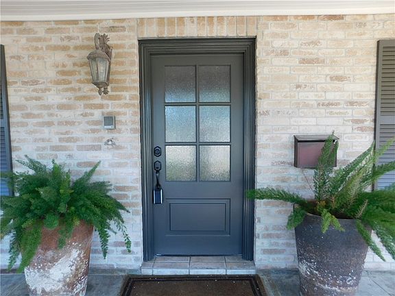 2nd image of 325 Del Mar Blvd