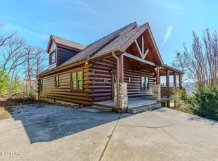2453 Hackberry Dr, Sevierville, TN 37862