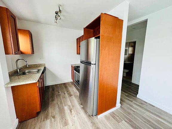 4th image of 7932 Tatum Waterway Dr #21