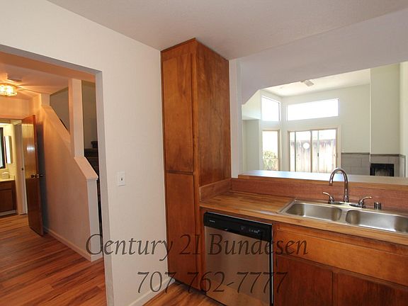 5th image of 904 Marylyn Cir