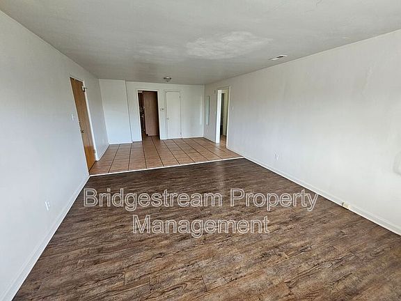 2nd image of 917 Cherry Dr #6