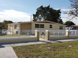 4200 SW 25th St, West Park, FL 33023