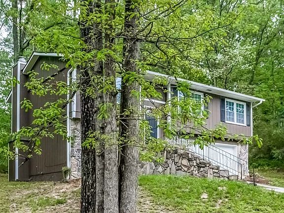 3rd image of 889 Sage Ln NW