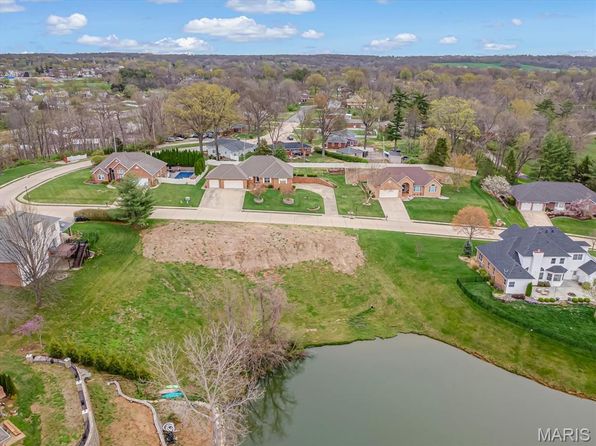 3 Justin Dr, Columbia, IL 62236