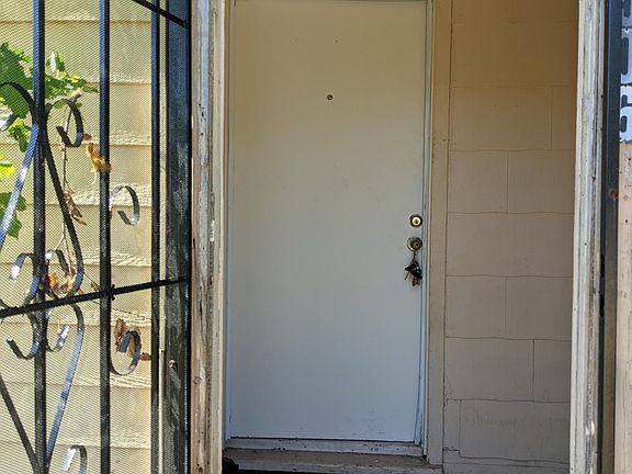 3rd image of 1506 NW Taft Ave