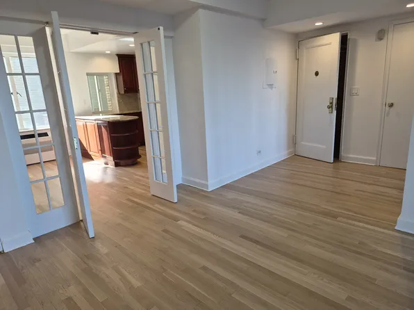 40 Central Park South image 11 of 30