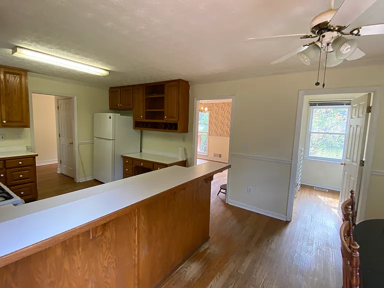 1188 Westchester Dr — Photo 10