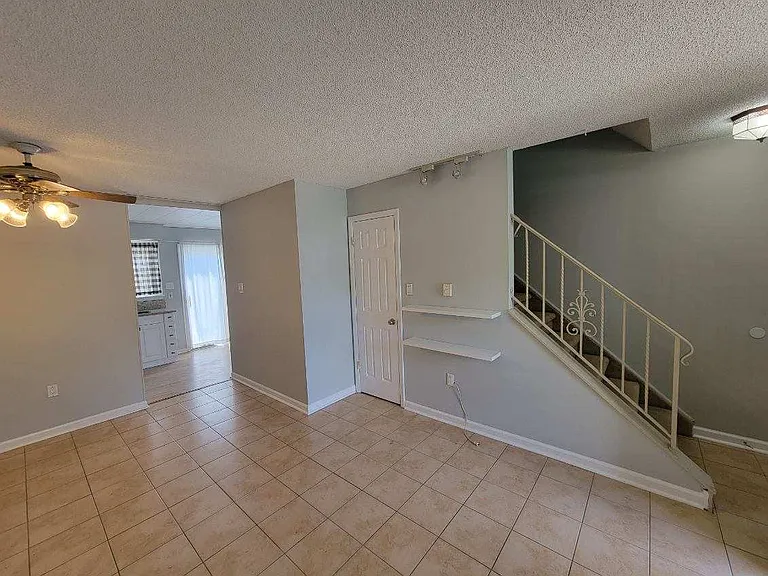21 S Seas Ct #21 — Photo 5