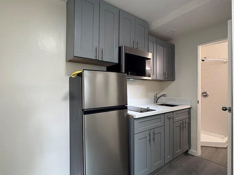 2312-14 Ellsworth Street — Photo 17