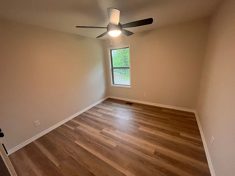 652 W Brook Hollow Dr — Photo 13