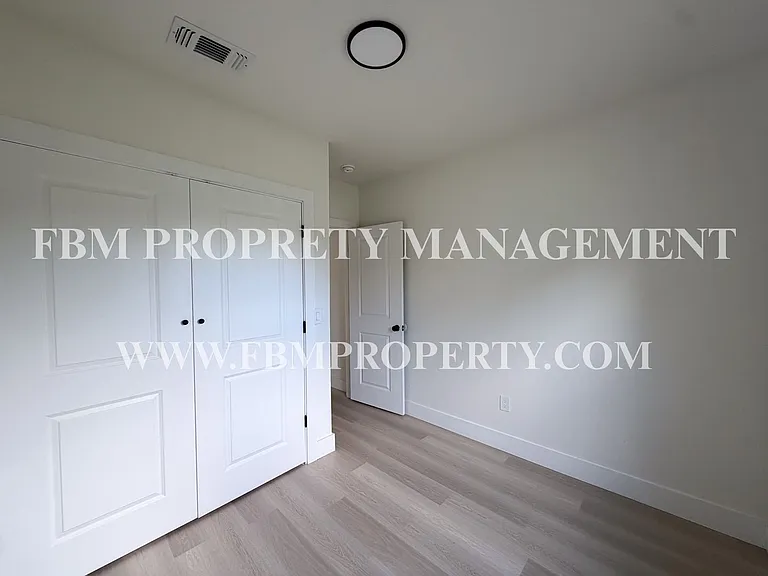 1017 S 8th St — Photo 7