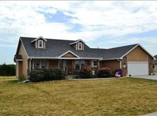 3902 SE Oakwood Dr, Topeka, KS 66609