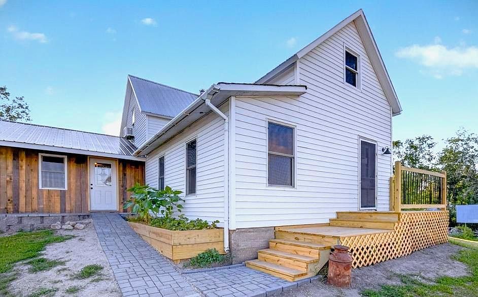 1st image of 40226 160th St