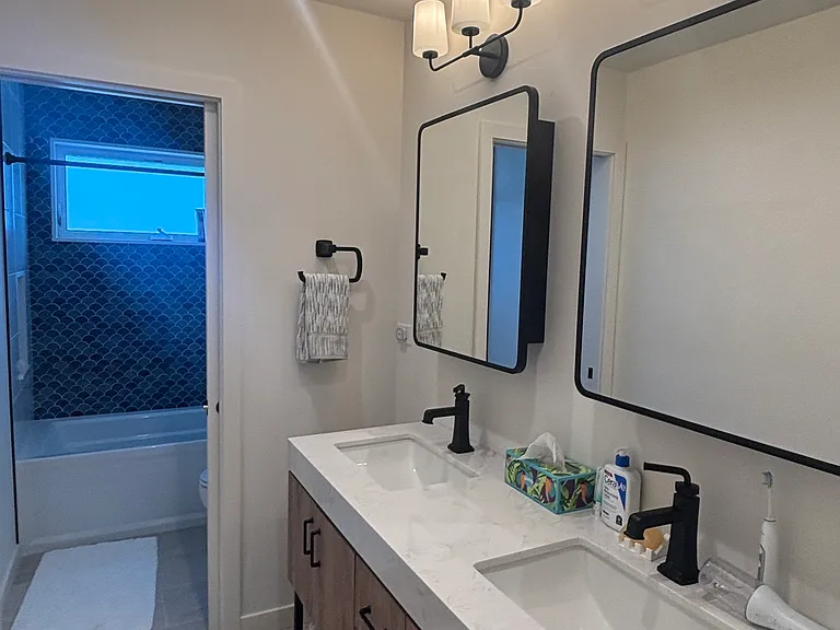 447 Main St #3 — Photo 2