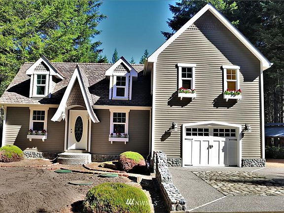 2nd image of 72 E Capital Peak Dr