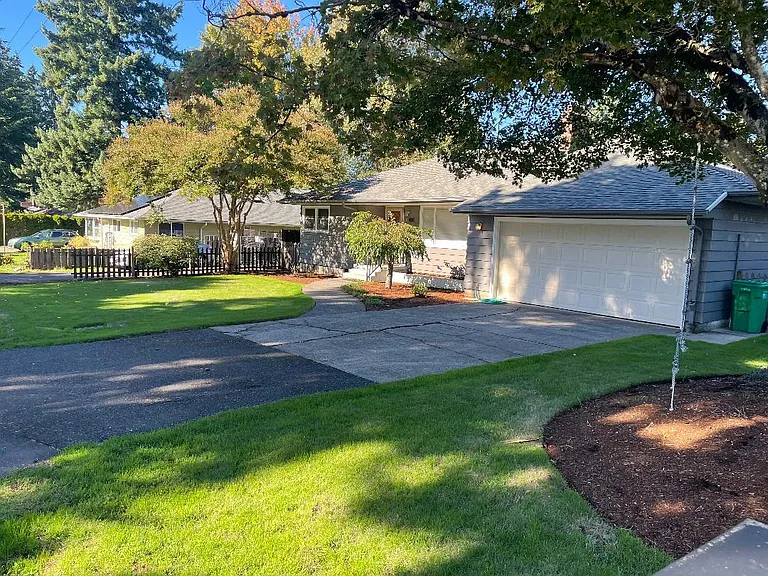 5603 SE Harlene St — Photo 3