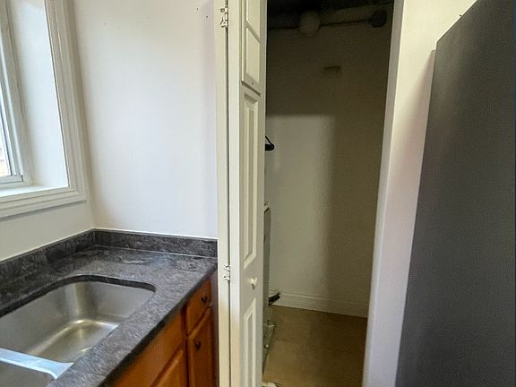 4th image of 5055 W Montana St #2