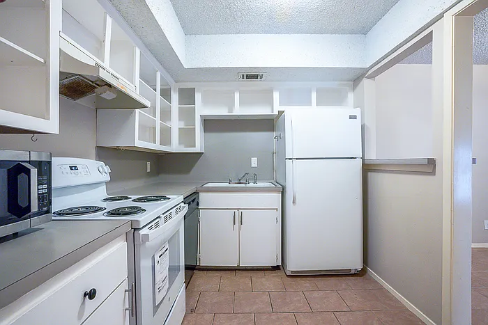 9104 Quail Creek Dr #B — Photo 10