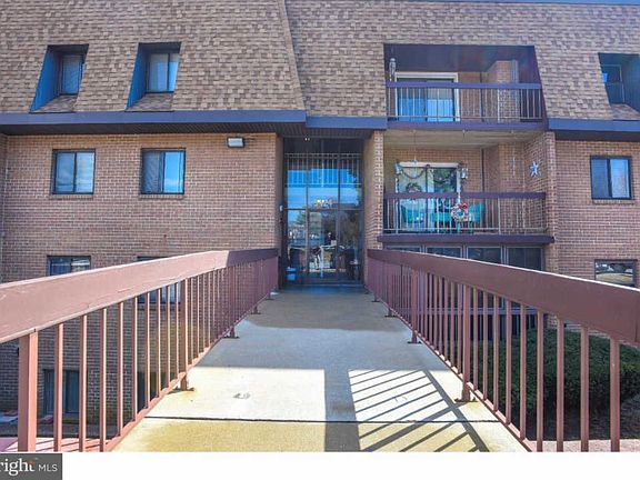 3rd image of 5424 Valley Green Dr APT C5