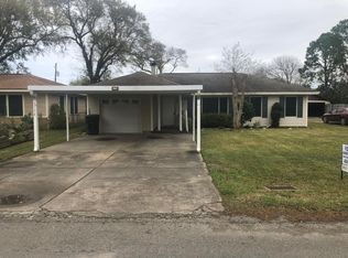 3154 Walnut St, Groves, TX 77619