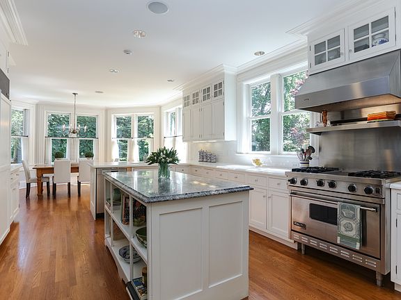5th image of 28 Ocean Ave