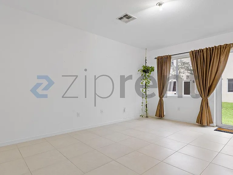 21429 NW 13th Ave — Photo 11