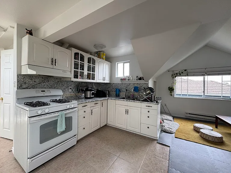 3955 Pandora St #12 — Photo 22