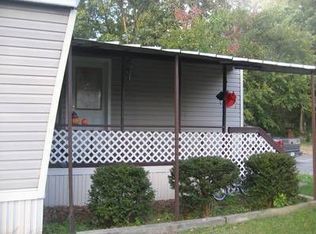 798 Pumpkin Pl, Walden, NY 12586