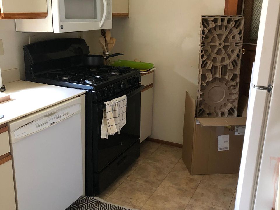 1st image of 916 Lenox Pl #1