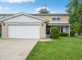 6848 N Algonquin Ave, Chicago, IL