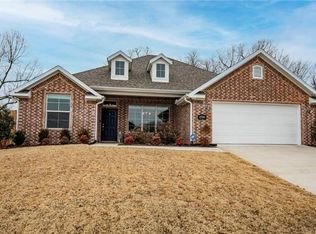 2799 N Grey Squirrel Dr, Fayetteville, AR 72704