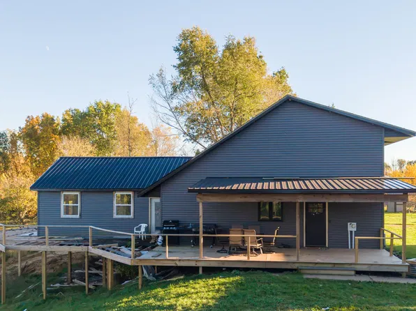5380 K Dr S, East Leroy, MI 49051