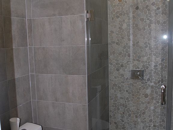 3rd image of 601 Van Buren St #8