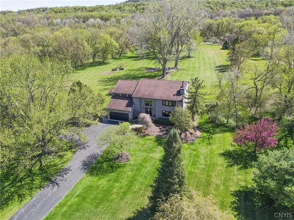 6010 Newport Rd, Camillus, NY 13031