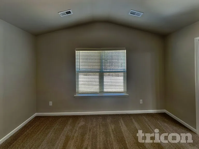 115 Spring Knoll Dr — Photo 6