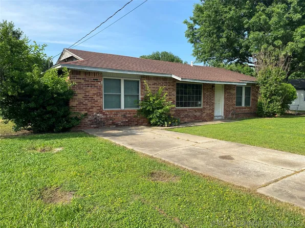 1004 SW 6th St, Wagoner, OK 74467