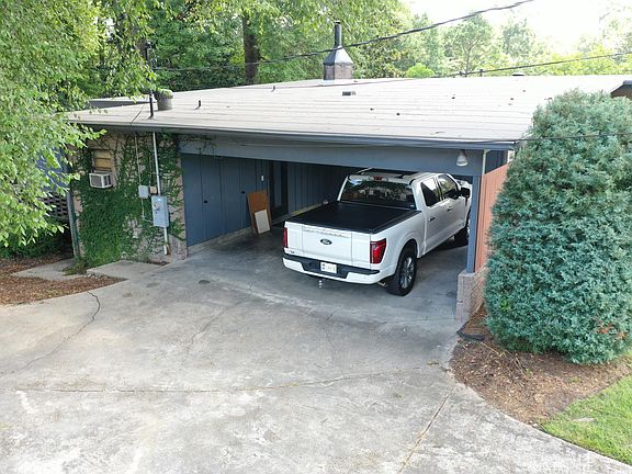 4th image of 17 Glenwood Dr