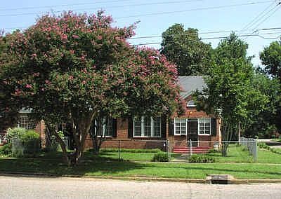 2nd image of 1741 Saint Charles Ave