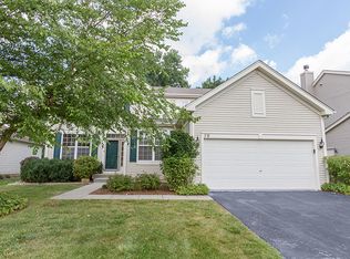 70 Boulder Dr, Gilberts, IL 60136