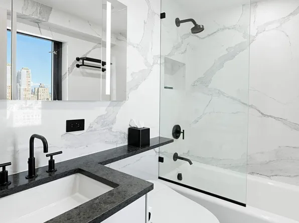 900 Park Avenue image 15 of 17