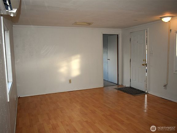 5th image of 1921 208th Street E #81