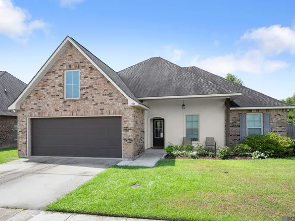 976 Cedar Trail Ave, Zachary, LA 70791