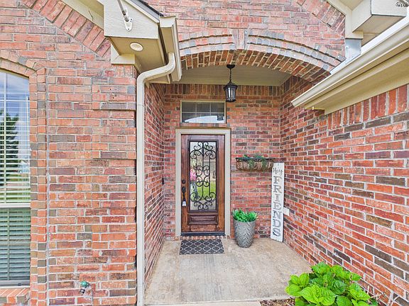 2nd image of 4921 Olivia Ln