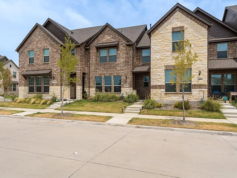 6805 Andrew Dr — Photo 2