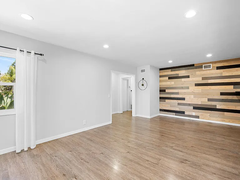 11793 Glencrest Dr — Photo 6