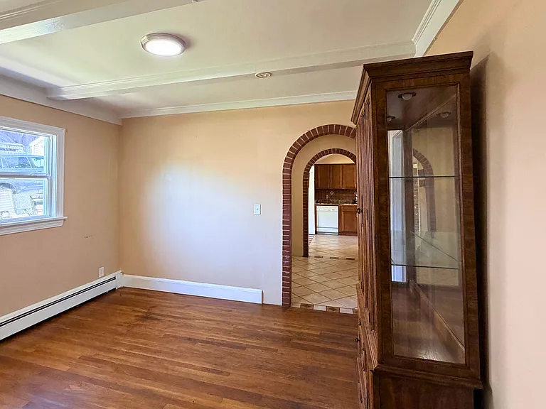 136 Seamans St #1R — Photo 8