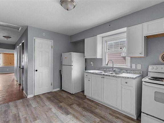 5th image of 5944 Laura Ave