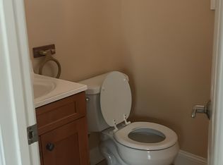 3204 Holloway Rd, Falls Church, VA 22042