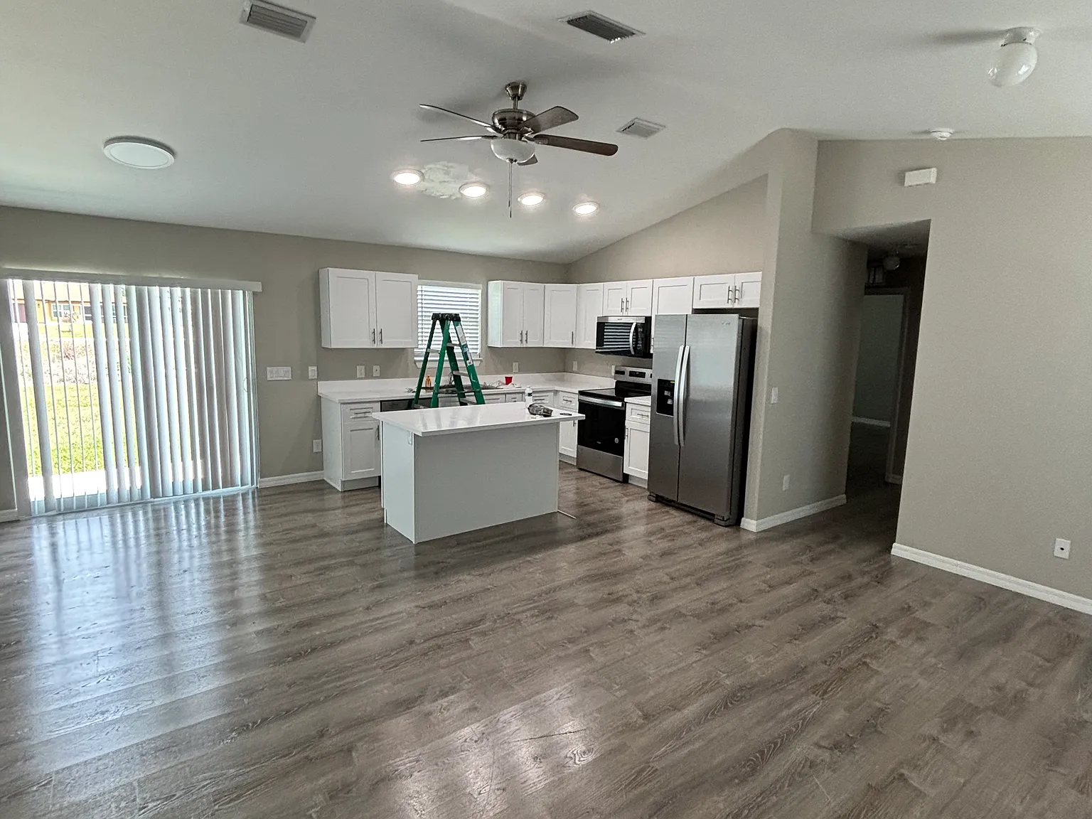 3 bed, 1265 sqft, $1,895 — Photo 3