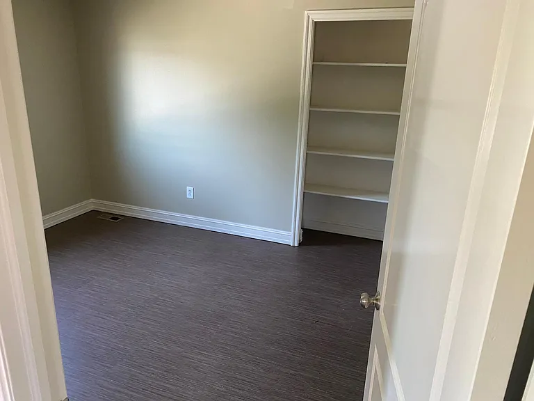 799 N Holbrook St — Photo 30